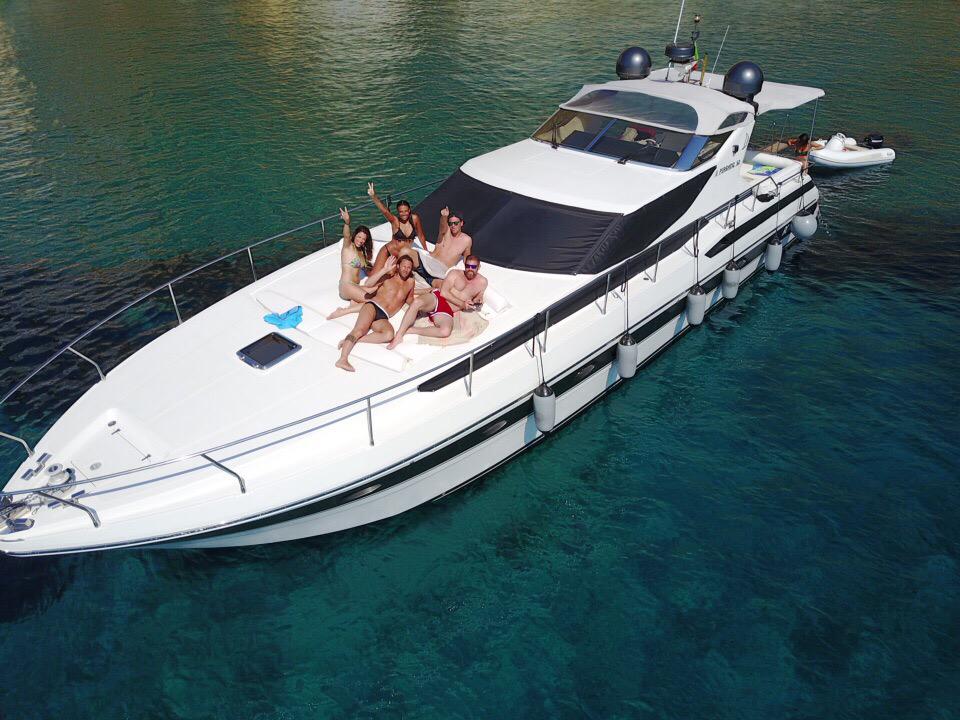 Pershing 52